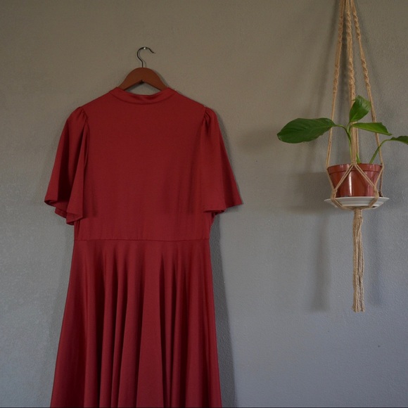Simple Maroon Dress - Picture 7 of 7